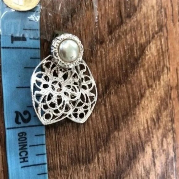 Vintage Style Clip On Earrings Silver Tone Filigree Faux Pearl Dangle - Picture 4 of 6